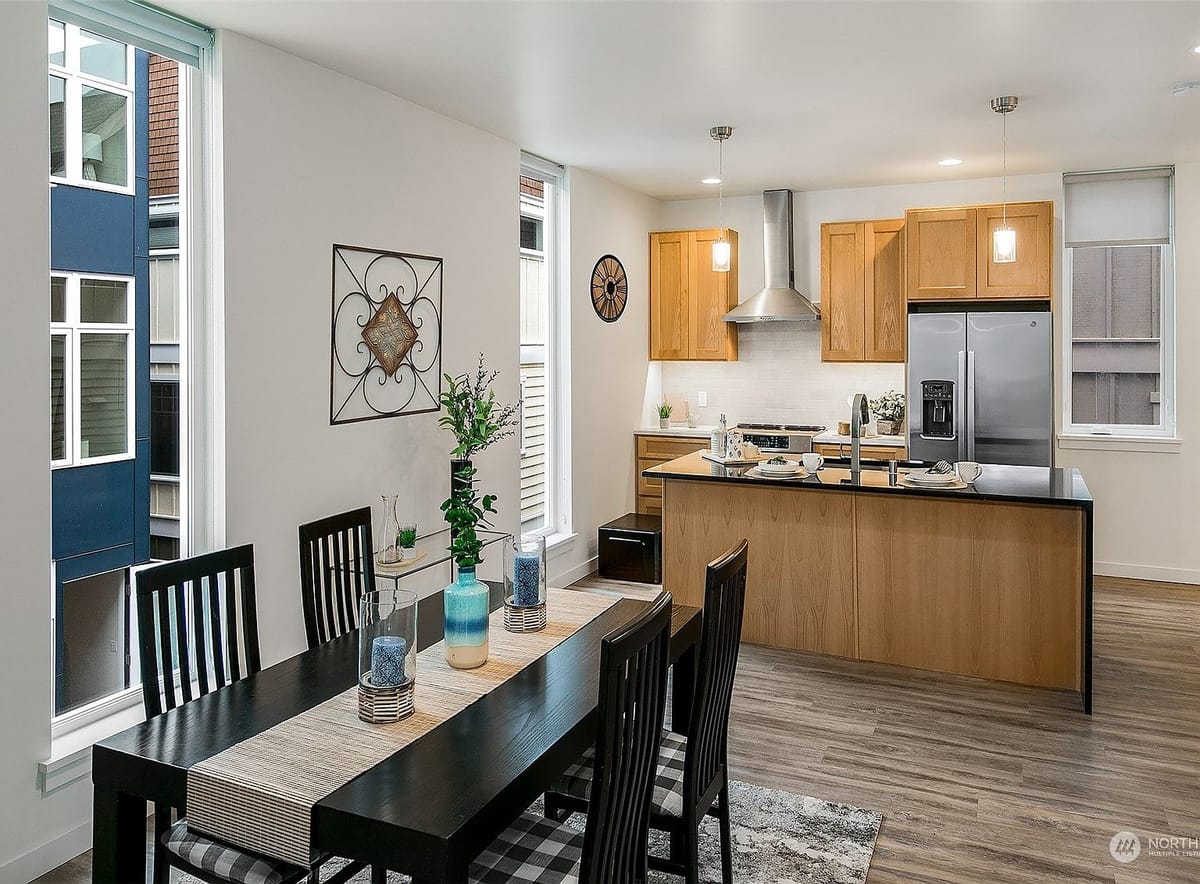 Dining area off the kitchen